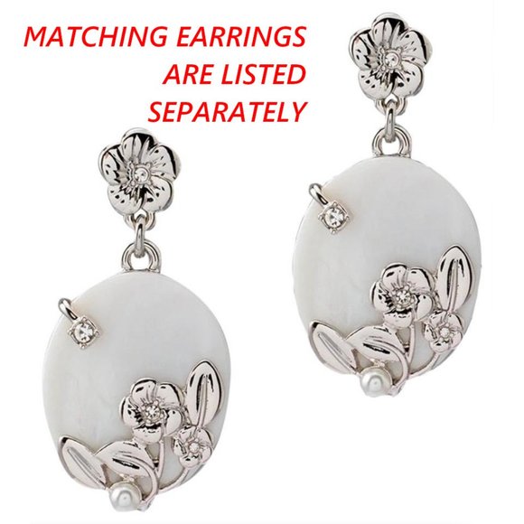 WHBM Silvertone & GENUINE Mother-Of-Pearl MOP Floral Single-Strand Neclace - Picture 4 of 4